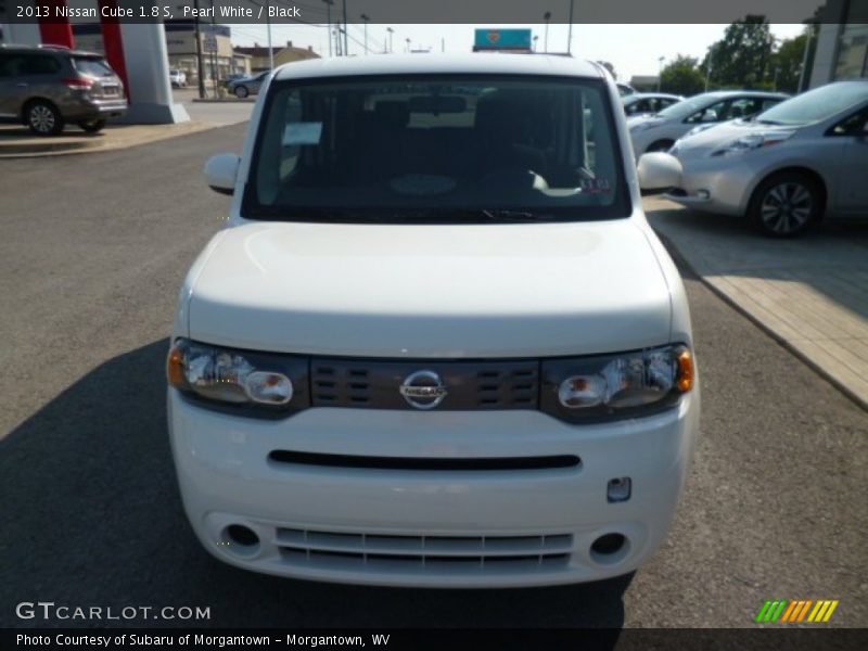 Pearl White / Black 2013 Nissan Cube 1.8 S