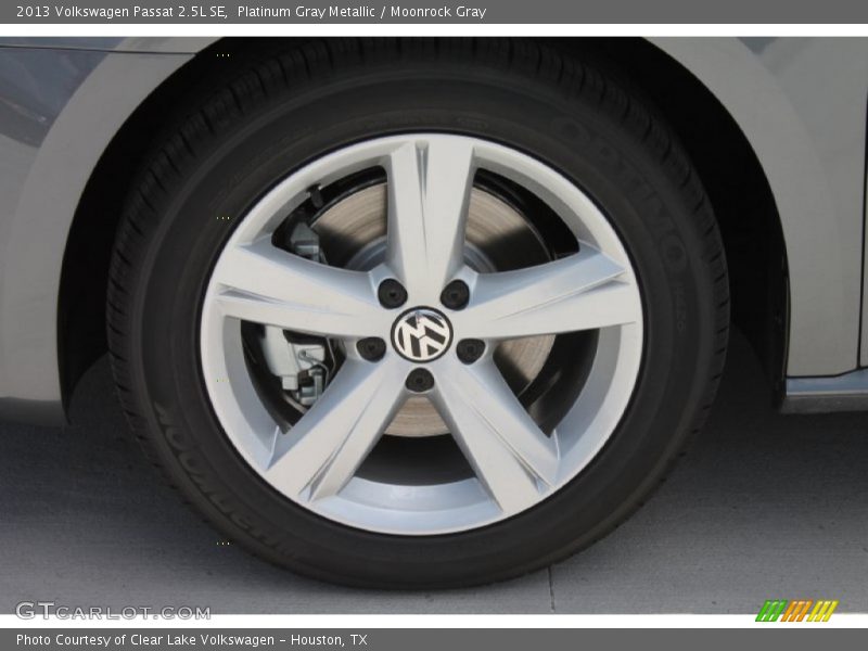 Platinum Gray Metallic / Moonrock Gray 2013 Volkswagen Passat 2.5L SE
