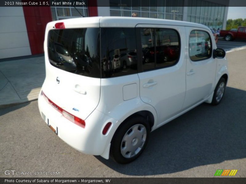 Pearl White / Black 2013 Nissan Cube 1.8 S