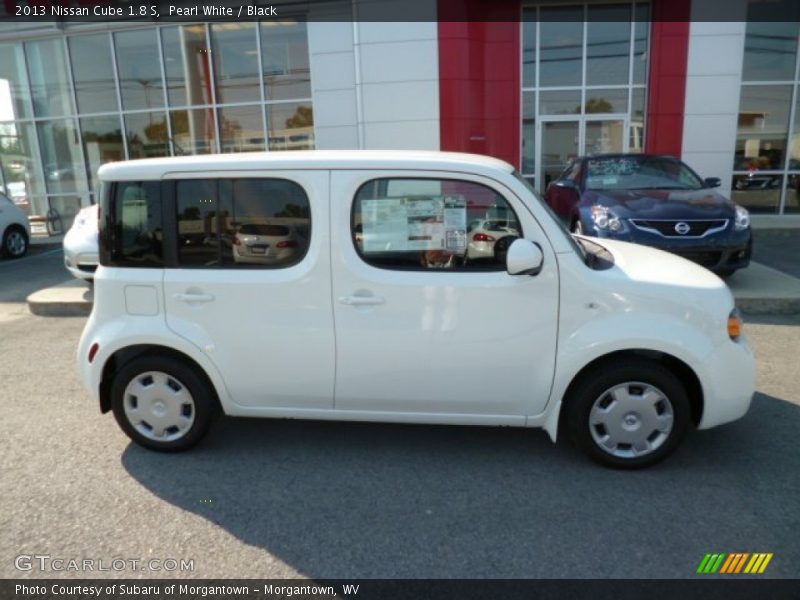 Pearl White / Black 2013 Nissan Cube 1.8 S