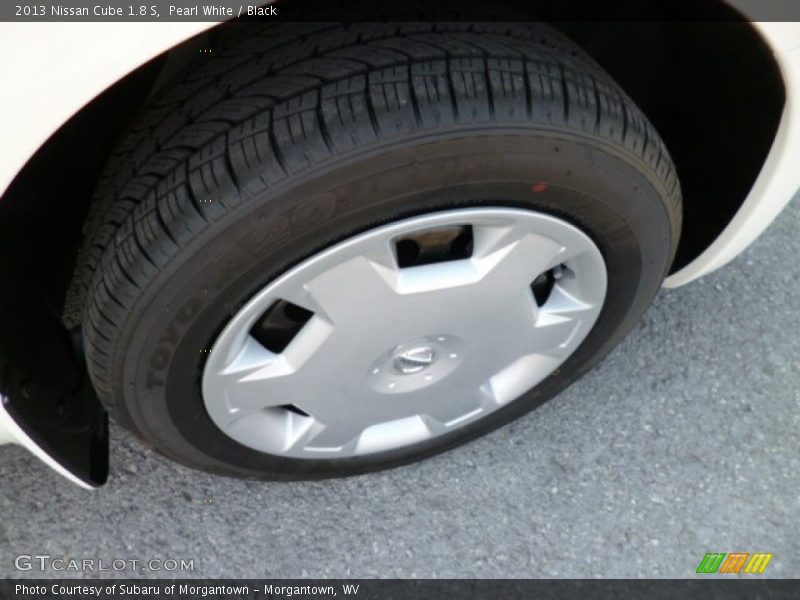 Pearl White / Black 2013 Nissan Cube 1.8 S