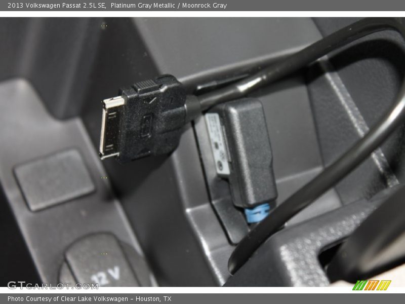 Platinum Gray Metallic / Moonrock Gray 2013 Volkswagen Passat 2.5L SE