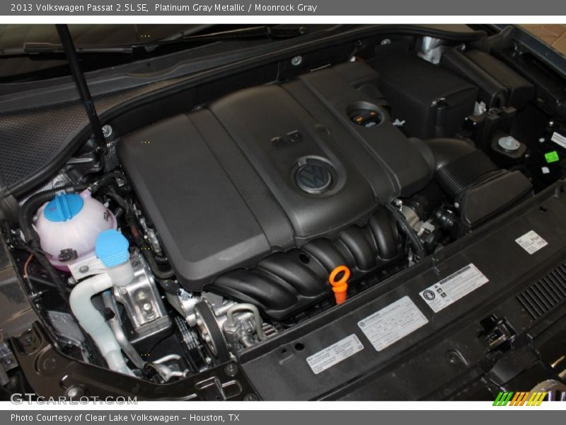 Platinum Gray Metallic / Moonrock Gray 2013 Volkswagen Passat 2.5L SE