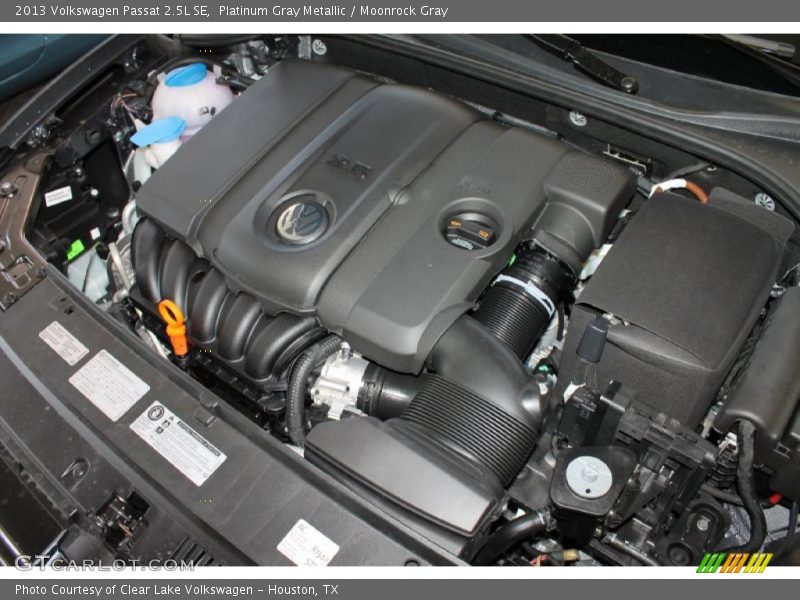 Platinum Gray Metallic / Moonrock Gray 2013 Volkswagen Passat 2.5L SE