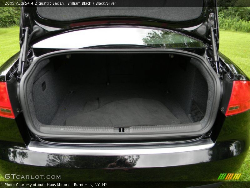 2005 S4 4.2 quattro Sedan Trunk