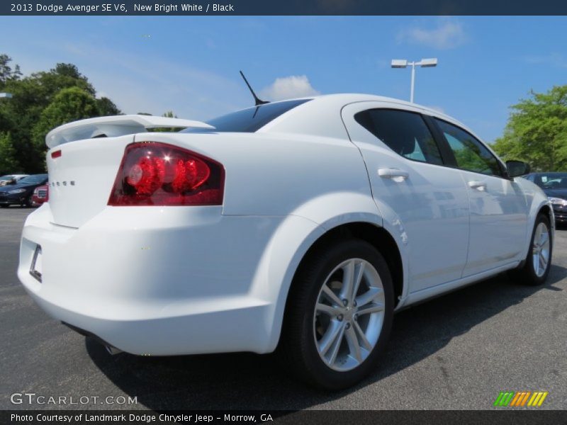 New Bright White / Black 2013 Dodge Avenger SE V6