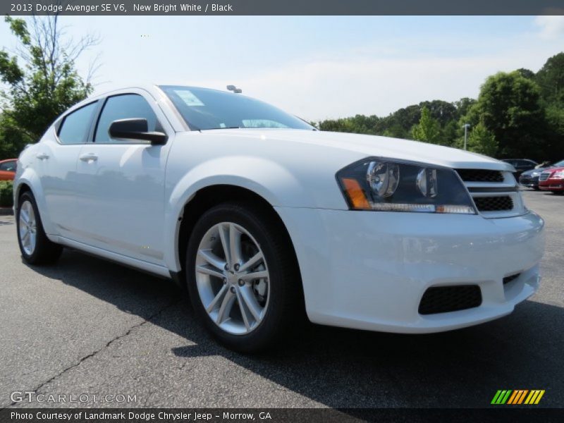 New Bright White / Black 2013 Dodge Avenger SE V6
