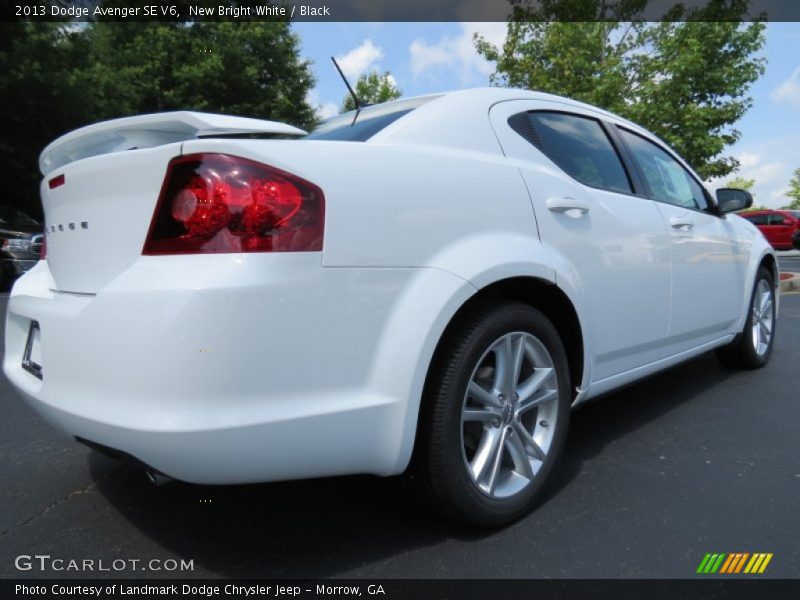 New Bright White / Black 2013 Dodge Avenger SE V6
