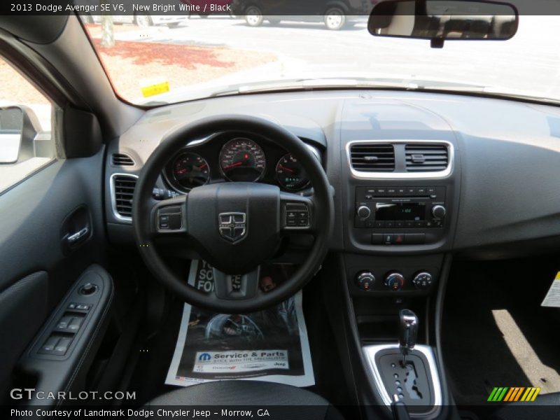 New Bright White / Black 2013 Dodge Avenger SE V6