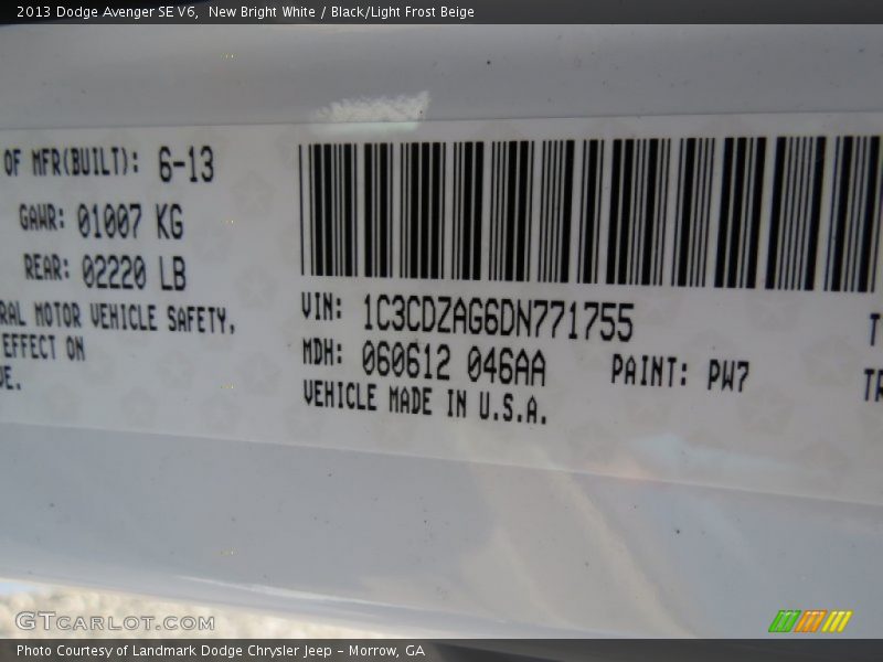 New Bright White / Black/Light Frost Beige 2013 Dodge Avenger SE V6