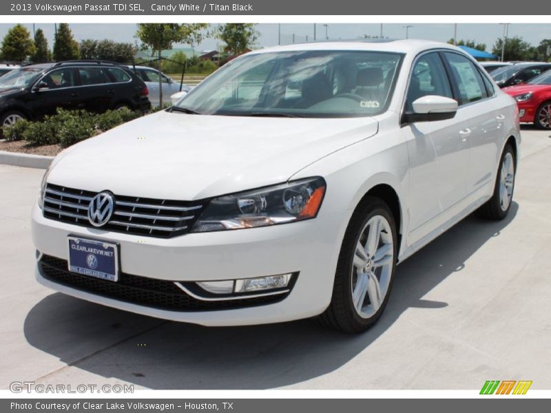 Candy White / Titan Black 2013 Volkswagen Passat TDI SEL
