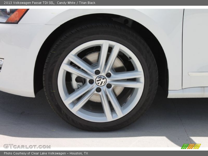 Candy White / Titan Black 2013 Volkswagen Passat TDI SEL