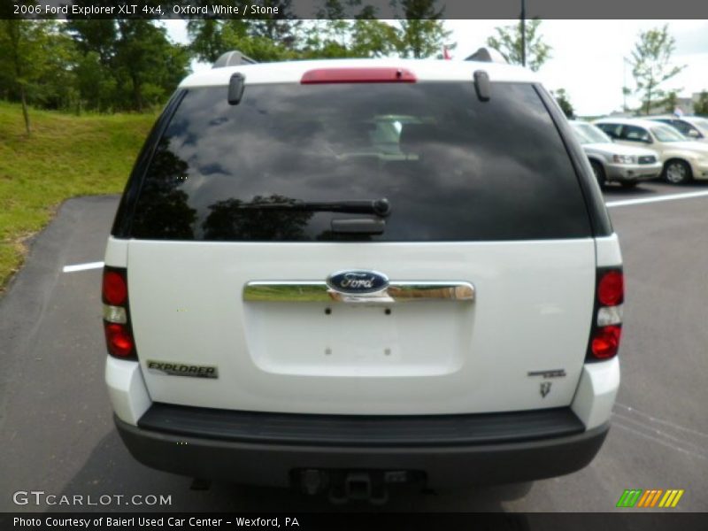 Oxford White / Stone 2006 Ford Explorer XLT 4x4