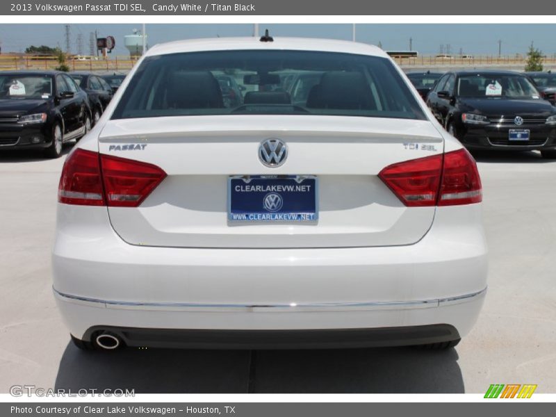 Candy White / Titan Black 2013 Volkswagen Passat TDI SEL