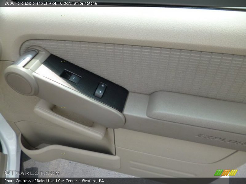 Oxford White / Stone 2006 Ford Explorer XLT 4x4