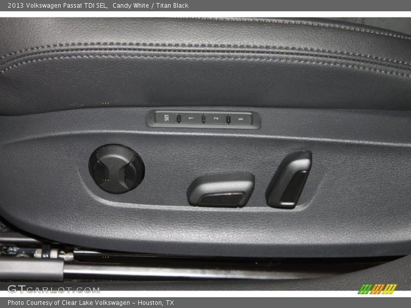 Candy White / Titan Black 2013 Volkswagen Passat TDI SEL