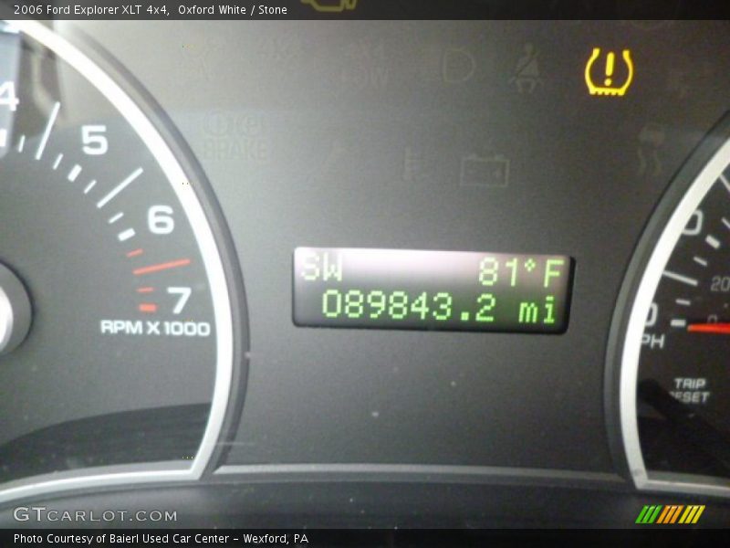 Oxford White / Stone 2006 Ford Explorer XLT 4x4