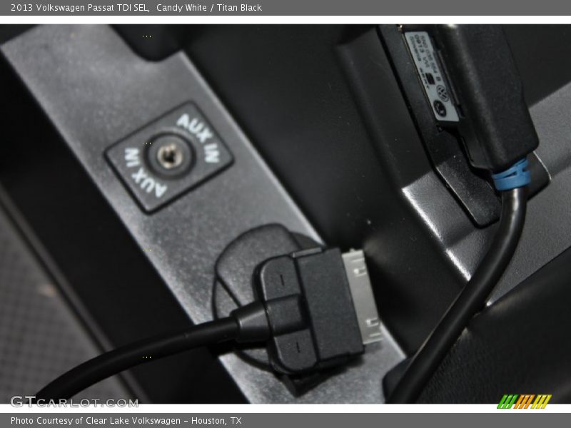 Candy White / Titan Black 2013 Volkswagen Passat TDI SEL