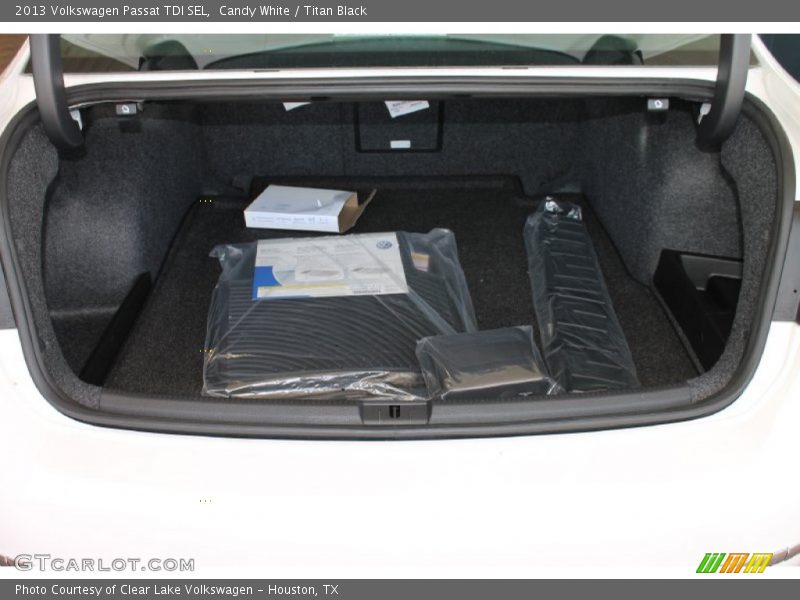 Candy White / Titan Black 2013 Volkswagen Passat TDI SEL