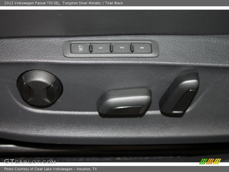 Tungsten Silver Metallic / Titan Black 2013 Volkswagen Passat TDI SEL
