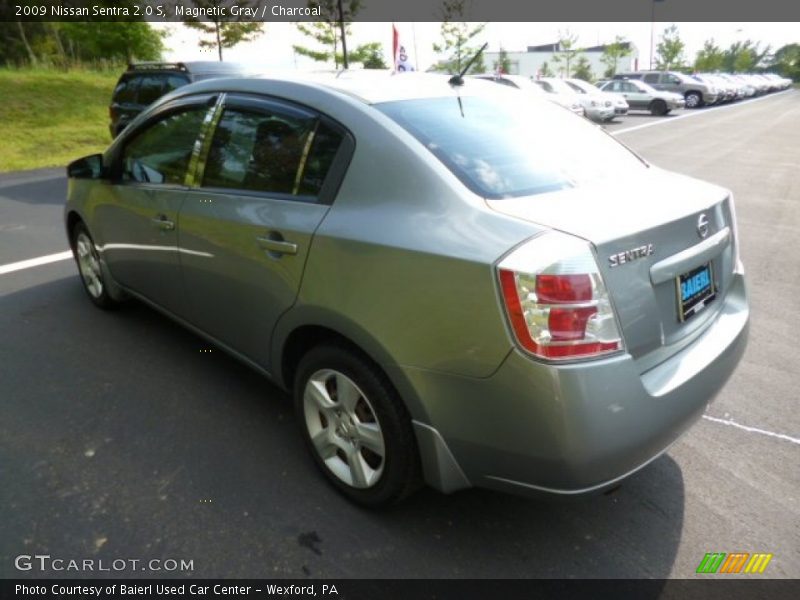 Magnetic Gray / Charcoal 2009 Nissan Sentra 2.0 S