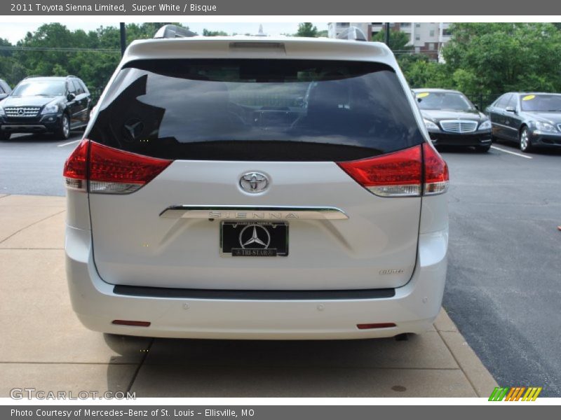 Super White / Bisque 2011 Toyota Sienna Limited