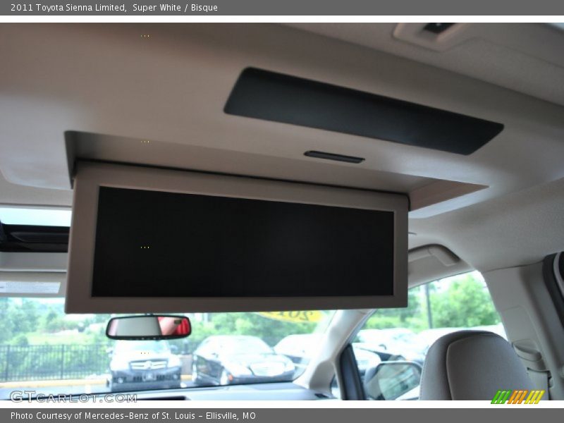Super White / Bisque 2011 Toyota Sienna Limited