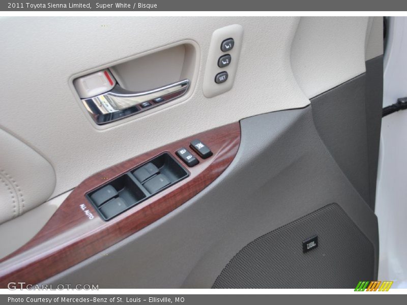Super White / Bisque 2011 Toyota Sienna Limited