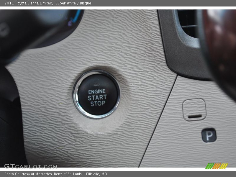 Super White / Bisque 2011 Toyota Sienna Limited