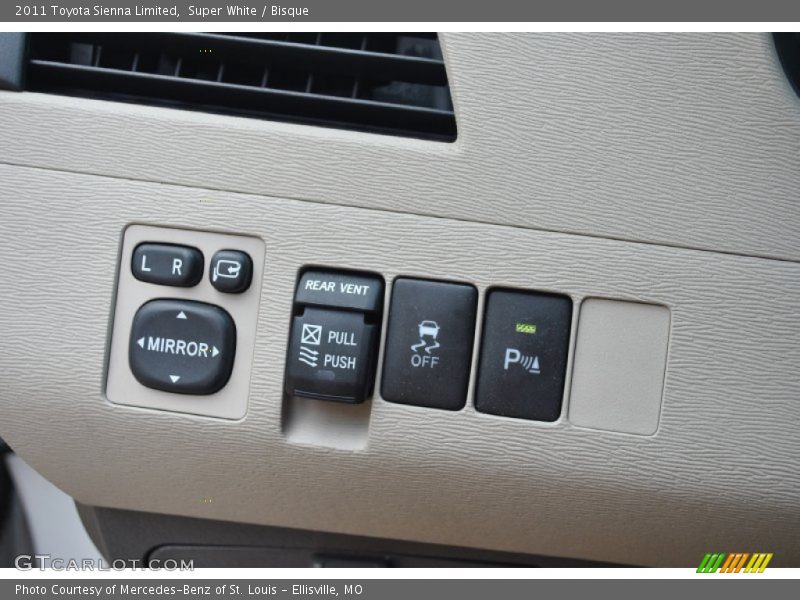 Super White / Bisque 2011 Toyota Sienna Limited