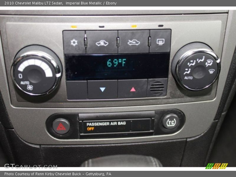 Controls of 2010 Malibu LTZ Sedan