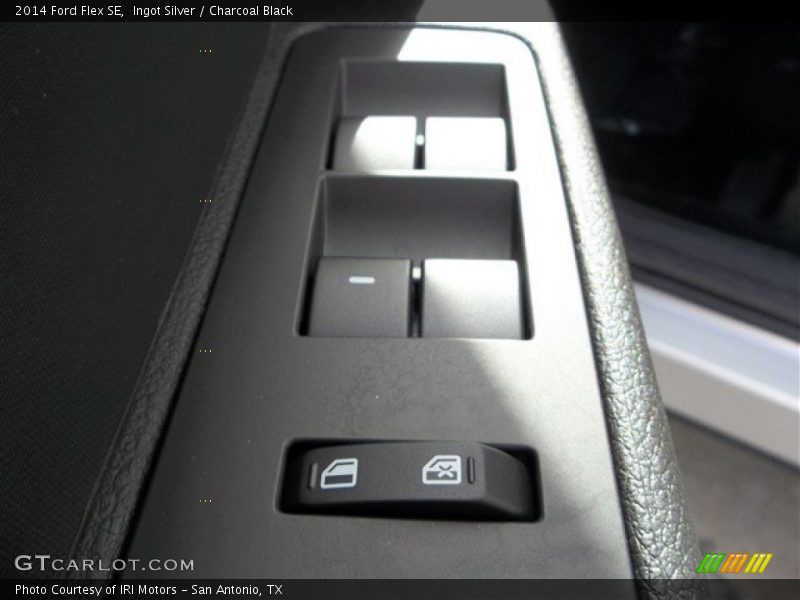 Ingot Silver / Charcoal Black 2014 Ford Flex SE