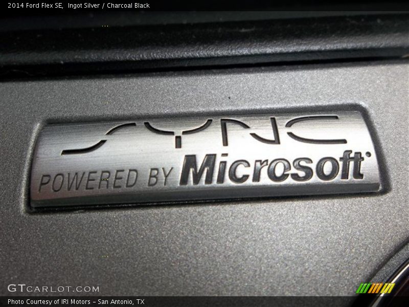 Ingot Silver / Charcoal Black 2014 Ford Flex SE