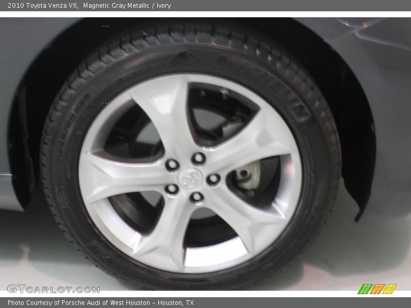 Magnetic Gray Metallic / Ivory 2010 Toyota Venza V6