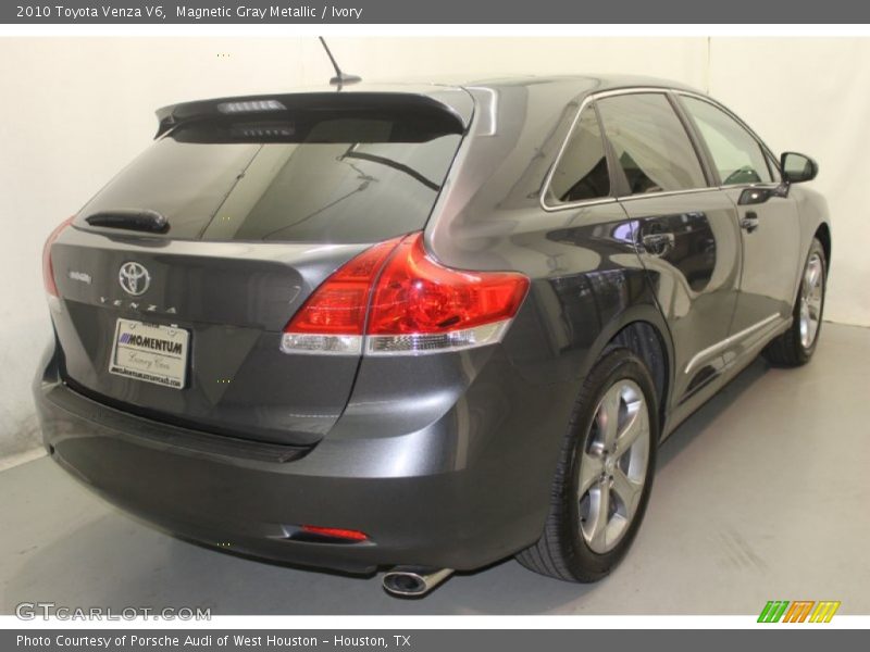 Magnetic Gray Metallic / Ivory 2010 Toyota Venza V6