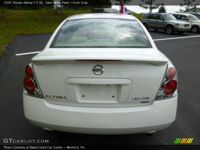 Satin White Pearl / Frost Gray 2005 Nissan Altima 3.5 SE