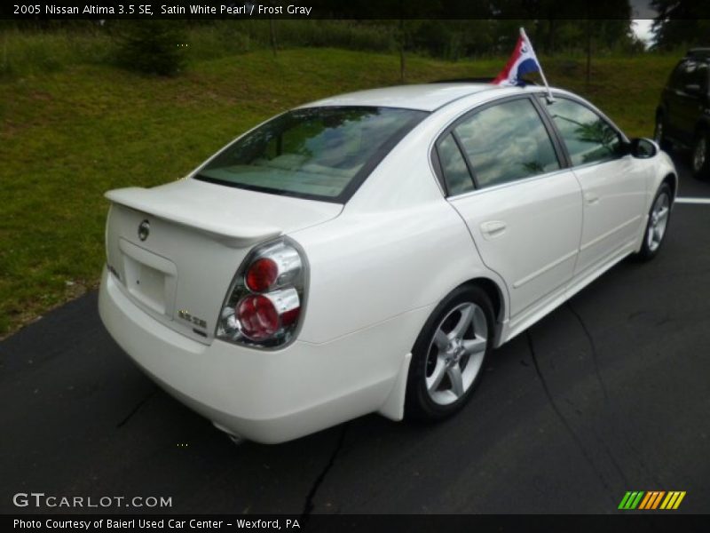 Satin White Pearl / Frost Gray 2005 Nissan Altima 3.5 SE