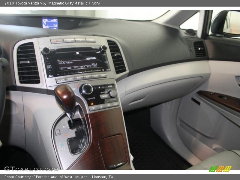 Magnetic Gray Metallic / Ivory 2010 Toyota Venza V6