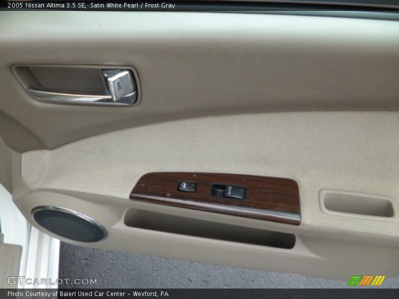Satin White Pearl / Frost Gray 2005 Nissan Altima 3.5 SE