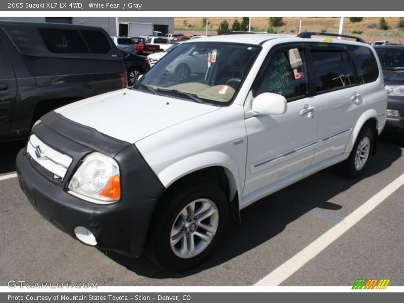 Front 3/4 View of 2005 XL7 LX 4WD