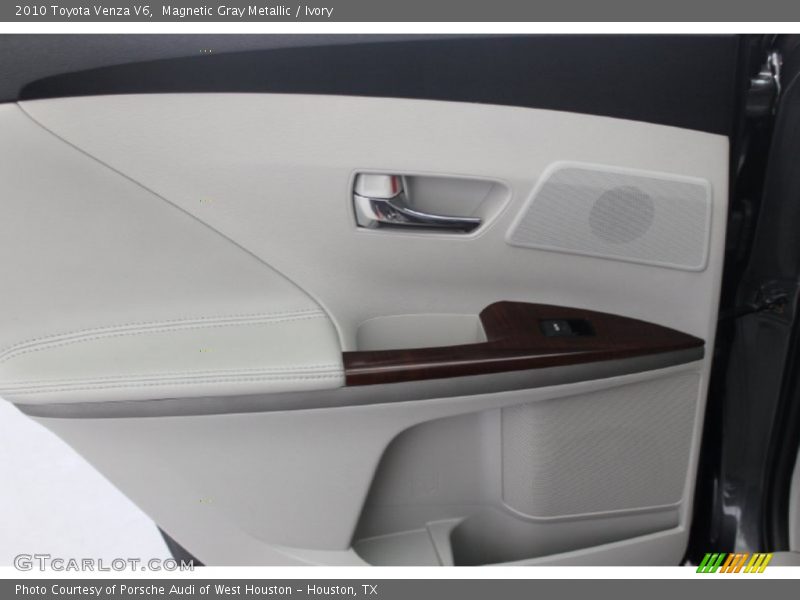 Magnetic Gray Metallic / Ivory 2010 Toyota Venza V6