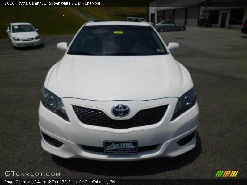 Super White / Dark Charcoal 2010 Toyota Camry SE