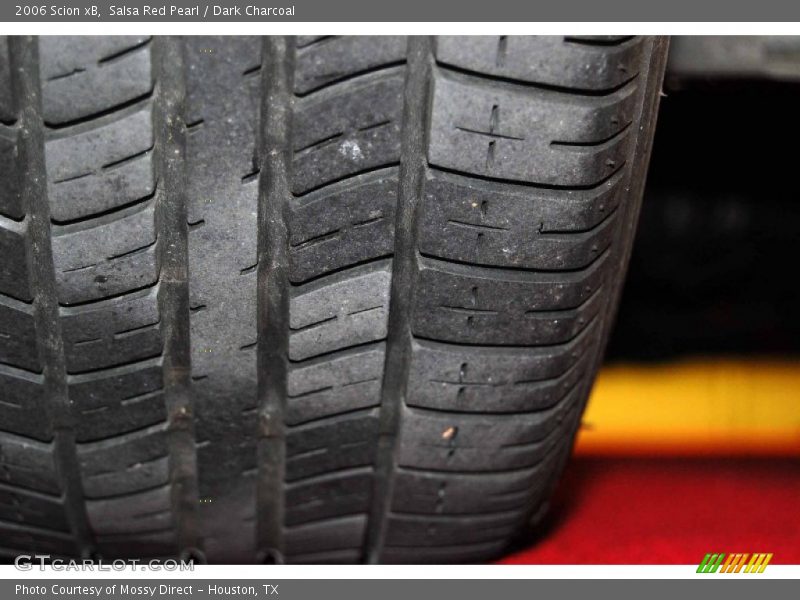 Salsa Red Pearl / Dark Charcoal 2006 Scion xB