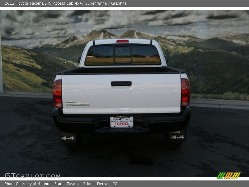Super White / Graphite 2013 Toyota Tacoma SR5 Access Cab 4x4
