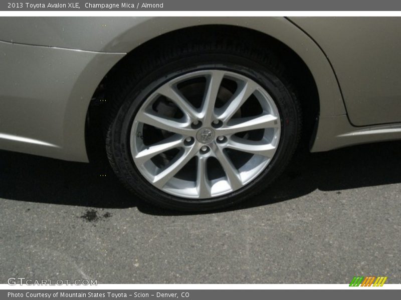 Champagne Mica / Almond 2013 Toyota Avalon XLE
