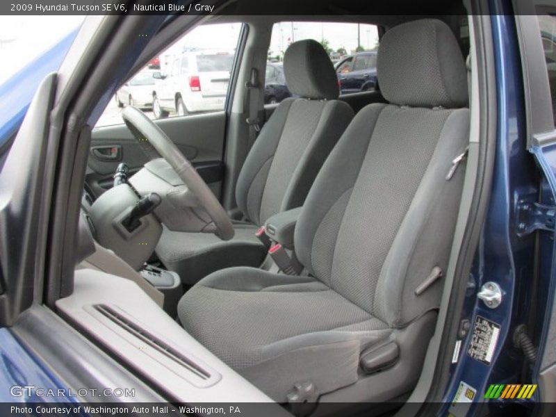 Front Seat of 2009 Tucson SE V6