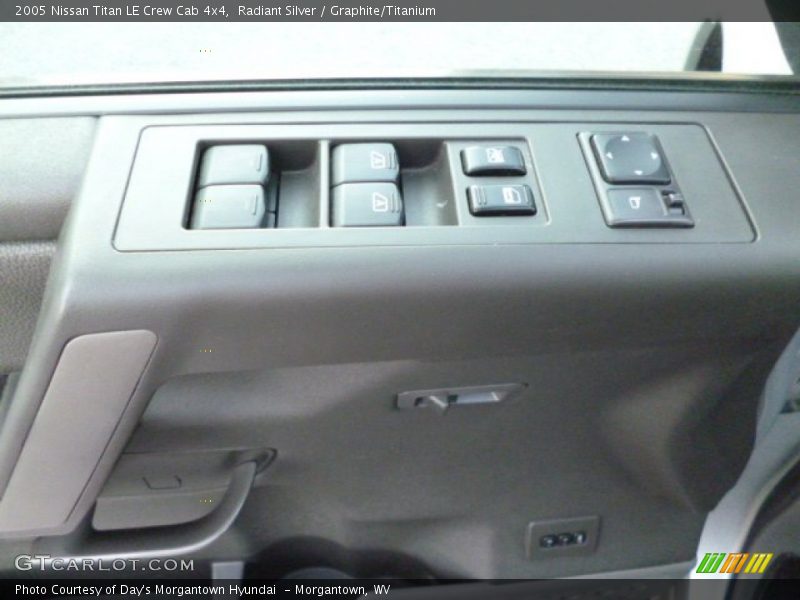 Radiant Silver / Graphite/Titanium 2005 Nissan Titan LE Crew Cab 4x4