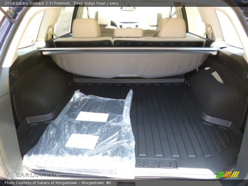 Deep Indigo Pearl / Ivory 2014 Subaru Outback 2.5i Premium
