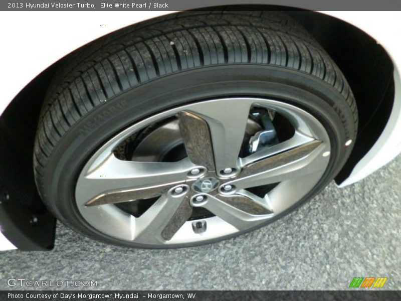 Elite White Pearl / Black 2013 Hyundai Veloster Turbo