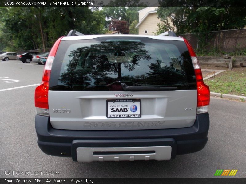 Silver Metallic / Graphite 2005 Volvo XC70 AWD